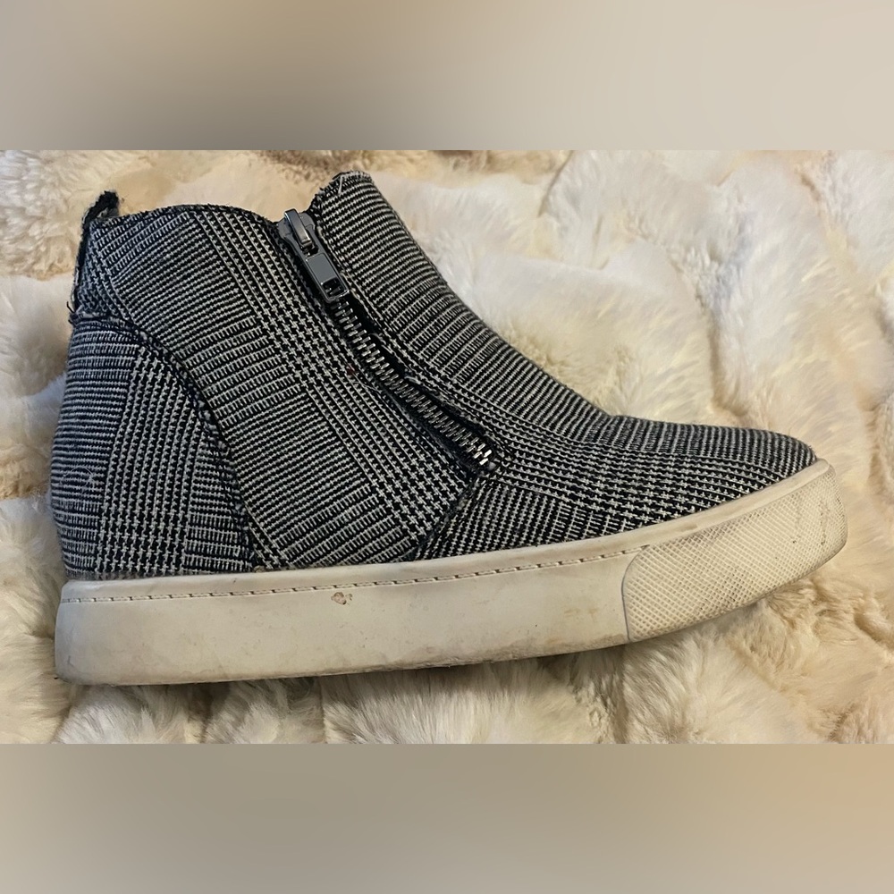 H&M Hidden Wedge plaid Sneaker 6.5